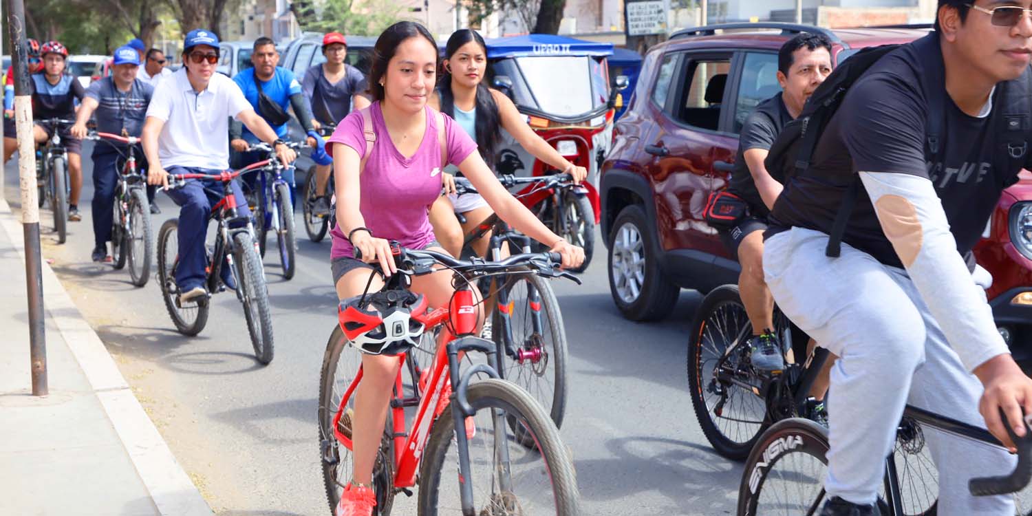 UPAO Piura pedaleó por “Un día sin esmog” - Toda la comunidad orreguiana participó de la gran bicicleteada para promover una cultura saludable